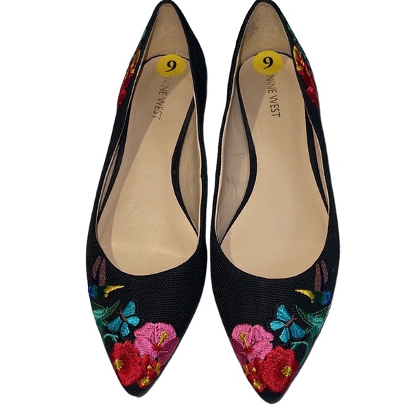 Nine West Shoes - Black Hummingbird Nine West embroidered pointed toe shoes